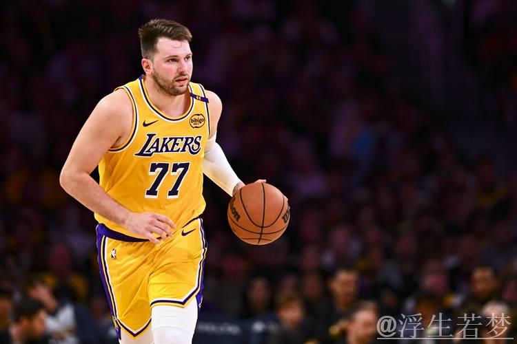 4月4日常规赛：勇士对阵湖人 东契奇精彩表现