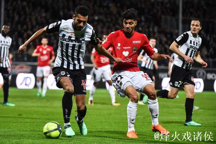 德甲-桑乔破门皮什切克门线救险 多特蒙德1-0险胜弗赖堡